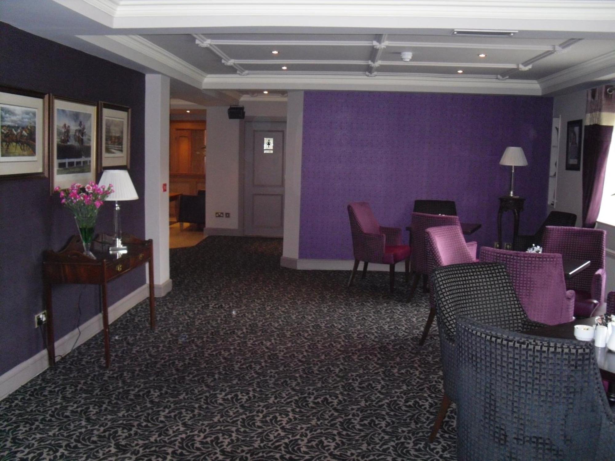 The Horse And Hound Hotel Ballynabola Exterior photo